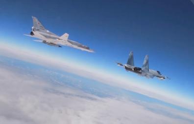 Dos naves rusas patrullan sobre el cielo de Bielorrusia