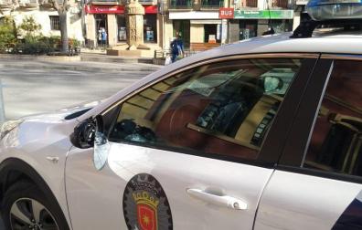 El vehículo policial sufrió importantes daños