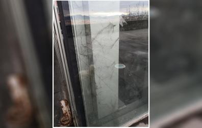 Dejadez y miedo en el ascensor de Descalzos