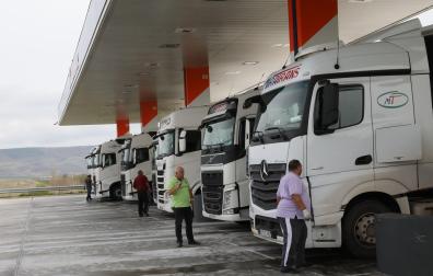 Llenar el depósito de un camión es 300 euros más caro que hace un par de semanas.