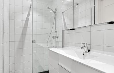 Cambiar la bañera por ducha, una de las medidas de ahorro