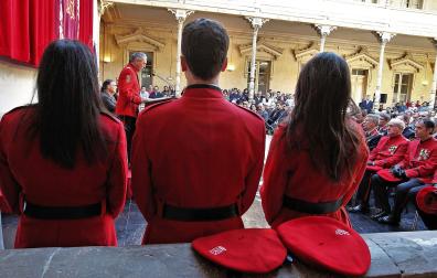 Tres agentes, durante el acto con motivo del Día de la Policía Foral en febrero de 2019