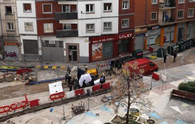 Vista aérea de la zona donde se podujo el accidente con los cuerpos de seguridad trabajando