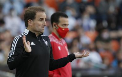 El entrenador de Osasuna, Jagoba Arrasate, en Mestalla