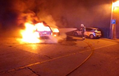 Incendio de los dos vehículos en Marcilla