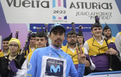 El corredor colombiano Ramiro Sosa del MOVISTARTEAM se proclama vencedor de La Vuelta Ciclista a Asturias 2022.
