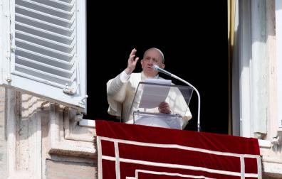 El papa Francisco, en la ventana del Palacio Apostólico del Vaticano