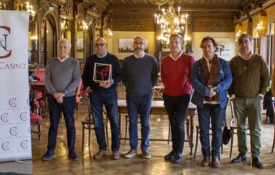 Presentación de la escalerica cultural en el salón del Nuevo Casino Principal de Pamplona, en la plaza del Castillo
