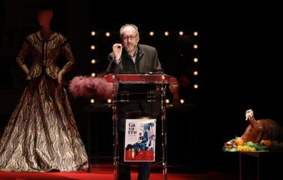 Víctor Iriarte fue el protagonista en una gala en la que el escenario se decoró con objetos clásicos