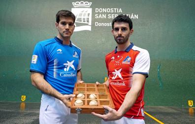 José Javier Zabaleta y Jokin Altuna, en la elección de material del Atano III.