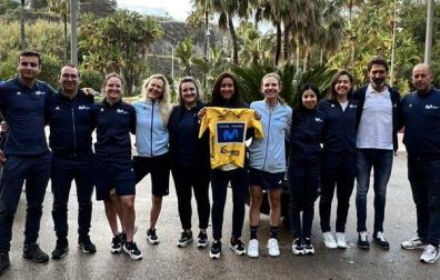 "El ‘once de gala’ que ha hecho posible una Vuelta a Andalucía tan brillante para Movistar Team". Este es el texto con el que el equipo ha bautizado esta fotografía