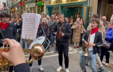 Juevintxo y quinto peldaño de la escalera de San Fermín en Pamplona