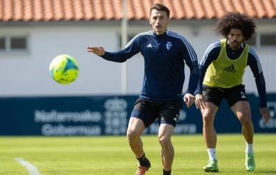 Budimir y Aridane durante un entrenamiento en Tajonar