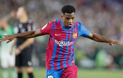 Ansu Fati celebra su gol ante el Betis