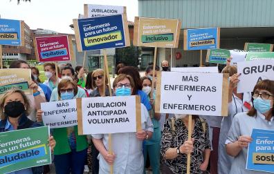 Concentración en el HUN con motivo del Día Internacional de la Enfermera