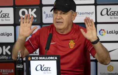 Javier Aguirre, en su comparecencia ante los medios previa al partido en Pamplona