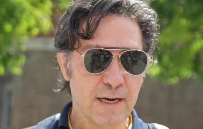 El actor Luis Lorenzo sale del juzgado tras firmar