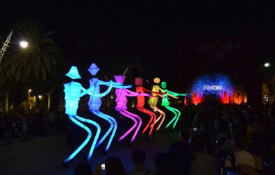 Imagen del espectáculo ‘Big dancers' de la compañía 'El Carromato'