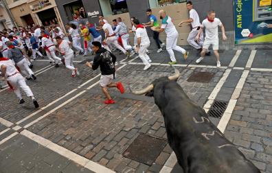 Fotos del segundo encierro de San Fermín 2022.