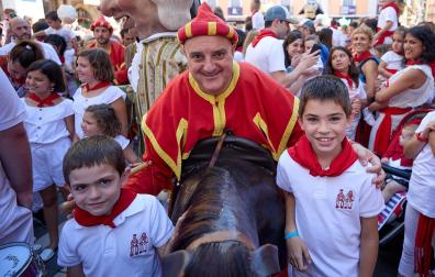 La Comparsa de Gigantes y Cabezudos, en las calles de Pamplona el 8 de julio 2022.