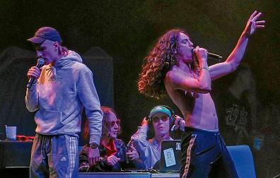 Flako y Ben Yart, de Chill Mafia, en plena actuación