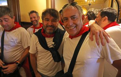 Jordi Evolé Requena y su compañero de grupo, Jesús