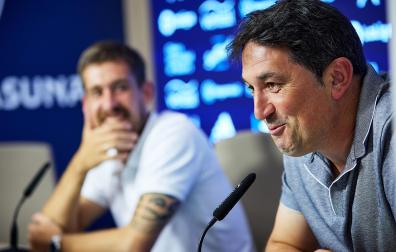 El director deportivo de Osasuna hizo un repaso de la actualidad en los despachos del club