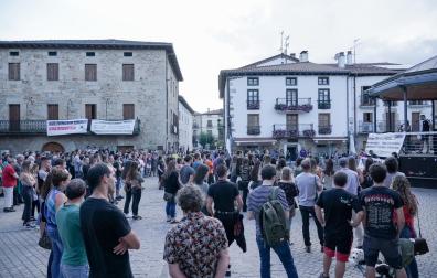 Manifestación del Ospa Eguna 2022 en AlsasuaAmpliar