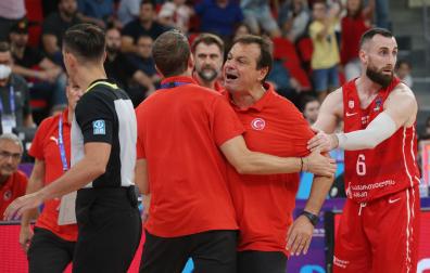 Protestas del entrenador turco, Ergin Ataman