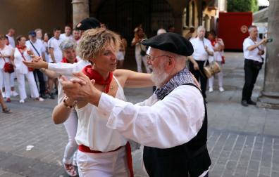 Fotos del festival de danzas de Rocamador de Sangüesa.