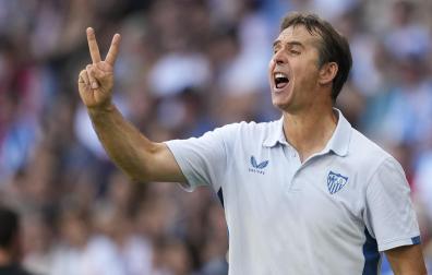 Lopetegui da instrucciones a sus jugadores en el encuentro contra el Espanyol en el RCDE Stadium