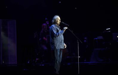 Fotos del concierto de Joan Manuel Serrat en el Navarra Arena.