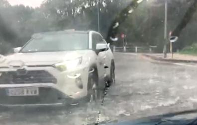 Balsas de agua en la zona de la papelera de Villava