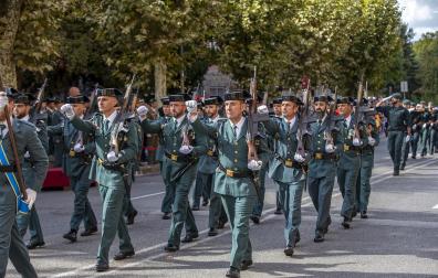 Fotos del desfile de la Guardia Civil en el día de su patrona en Pamplona.