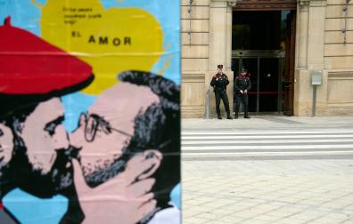 Mural de LKN sobre la Policía Foral, junto al Parlamento de Navarra