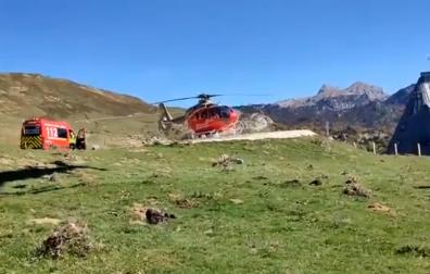 Los bomberos rescatan a un senderista en Belagua tras ser picado por una avispa que le provocó una reacción alérgica