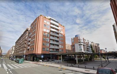 Paso de peatones entre el Paseo Mariano Arigita y la calle Benjamín de Tudela