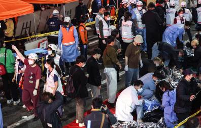Más de un centenar de heridos en Itaewon en una estampida durante una celebración de Halloween