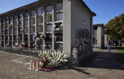 Fotos del día de Todos los Santos en el cementerio de Pamplona.
