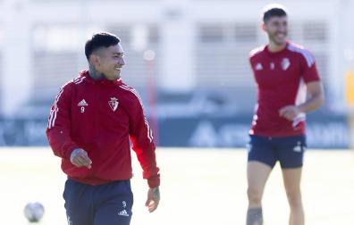 El Chimy Ávila, seis goles en Liga, sonriente en la sesión de ayer