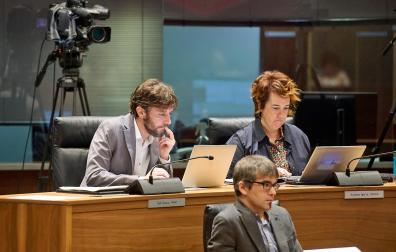 Mikel Buil, de Podemos, durante el debate sobre el Estado de la Comunidad