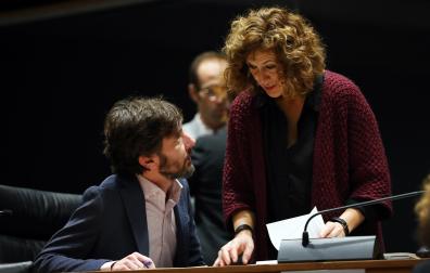 La iniciativa para revisar los reconocimientos a quienes "colaboraron" con el régimen franquista ha sido presentada por Podemos