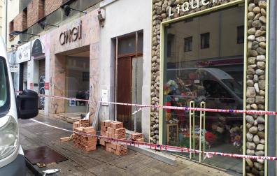 Aspecto del portal este miércoles al inicio de las obras de tapiado.