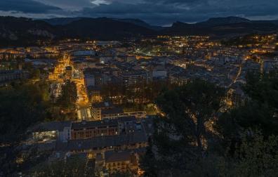 Estella fue una de las numerosas ciudades dirigidas por los Aibar, siendo Martín de Aibar capitán de esta ciudad y encargado de reforzar las fronteras con el reino de Castilla a finales del siglo XIV