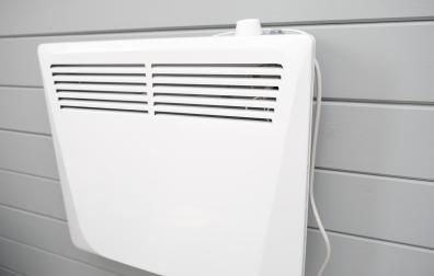 La calefacción por aire forzado es más barata, la casa se calienta más rápido y es un sistema ambientalmente hablando mucho más sostenible.
