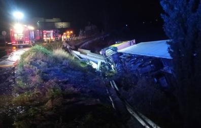 El camionero sufrió una salida de vía