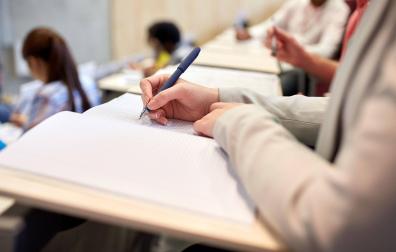 Alumnos, examinándose. Una normativa foral de 2012 contempla que los alumnos con TDAH deben tener más tiempo para examinarse