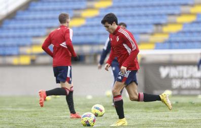 Manu Sánchez, en el calentamiento previo al partido amistoso ante el Stade Brestois