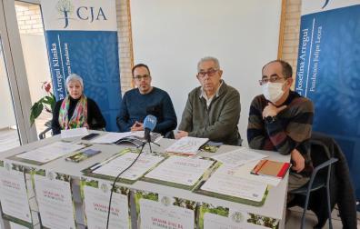 De izquierda a derecha, Nekane San Román, Joseba Arregui, Patxi Goikoetxea y Javier Casteig, en la presentación de la campaña de recaudación de fondos para la Clínica Josefina Arregui