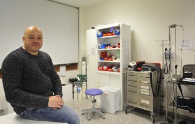 Iván Vergara Fernández, en el consultorio del centro de salud de Lodosa